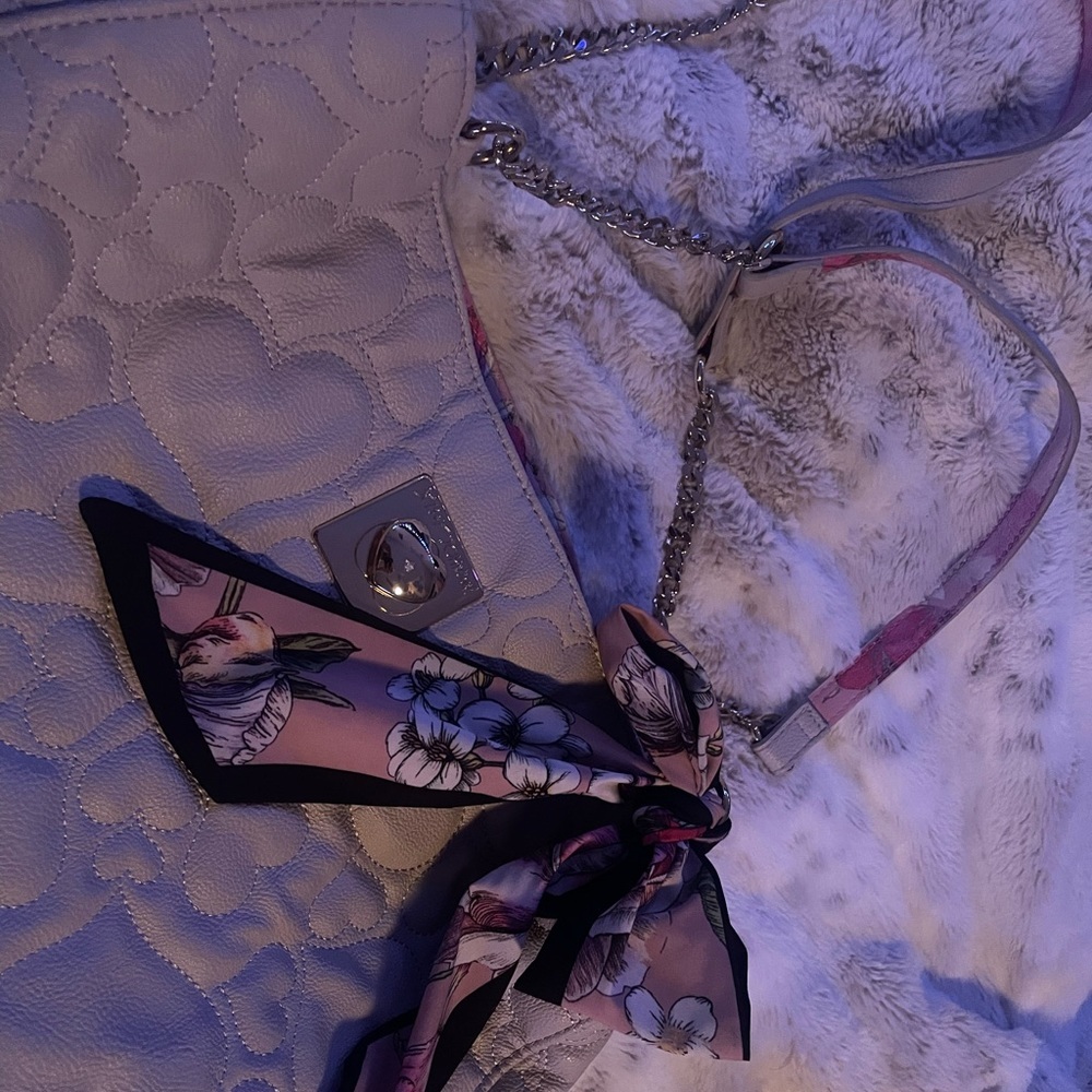 Betsey Johnson chain purse - Picture 12 of 16